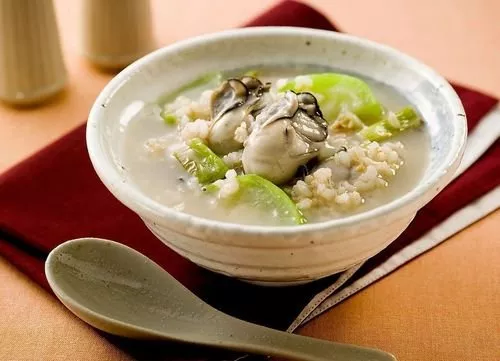 孩子发烧吃什么饭好