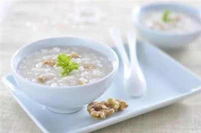 小孩拉肚子吃什么